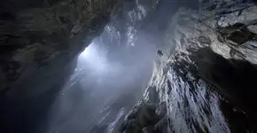O que há na caverna mais profunda do mundo?