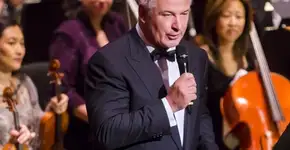 ‘Tinha muita dor ali’, diz Baldwin sobre quando era alcoólatra