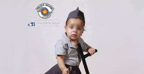 PM posta foto de criança com algema e cassetete no Twitter e recebe críticas