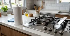 Basta colocar um lenço de papel “neste ponto”, as manchas de gordura vão desaparecer e a cozinha vai ficar cinco vezes mais limpa