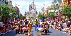 Disney busca brasileiros para ajudar visitantes sobre parques