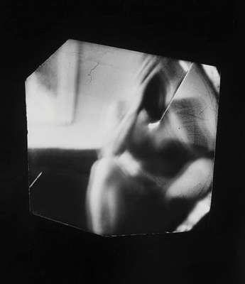 Imagens registradas com uma câmera acoplada na vagina da artista