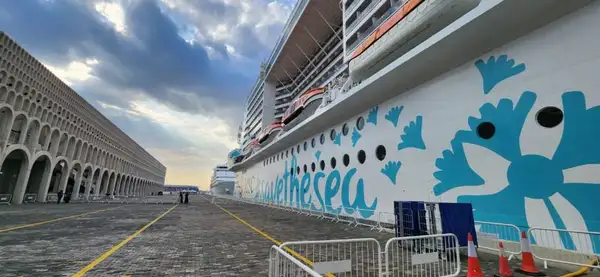 MSC Euribia no porto de Doha