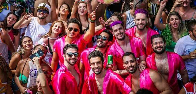 Bloco do TikTok e Agrada Gregos