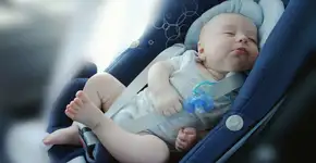 Estudo diz que viagens longas no bebê conforto podem ser nocivas