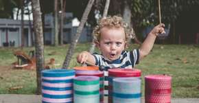 [Fotos] Instrumentos musicais para fazer em casa com as crianças