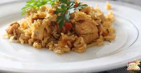 Refaça o clássico: galinhada de filé de frango com arroz integral