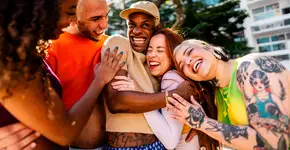 Construir conexões é o segredo para a felicidade, segundo a ciência