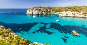 8 praias deslumbrantes para conhecer em Menorca