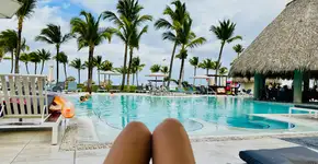 Saiba como é se hospedar no hotel do rock em Punta Cana