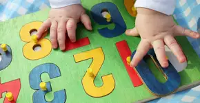 ‘O ensino da escrita na educação infantil é um tempo roubado’