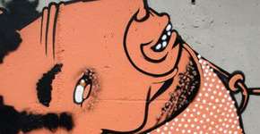 Alex Hornest constrói um painel com a arte urbana