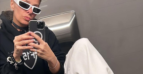 Adriane Galisteu se manifesta após ser atacada por expor pelos nas pernas na Sapucaí