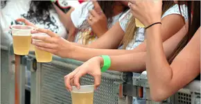 Sexo sem camisinha, drogas, aborto, suicídio: pesquisa revela comportamento do jovem brasileiro