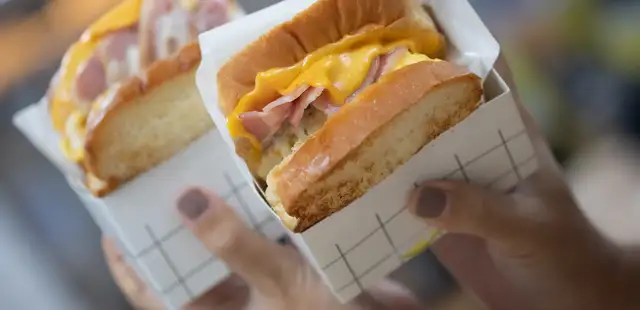 O egg toast coreano com queijo e presunto que viroufebre nas redes