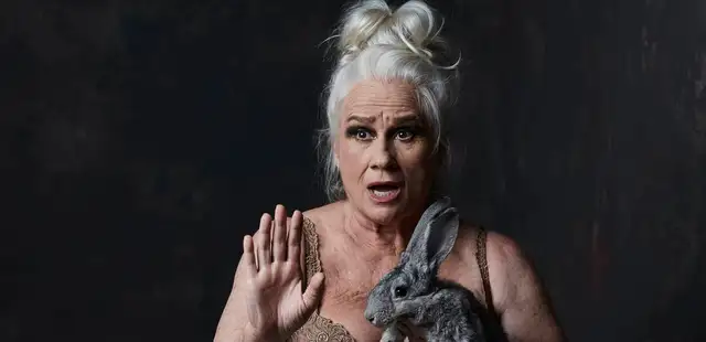 Espetáculo ‘Ficções’, estrelado por Vera Holtz