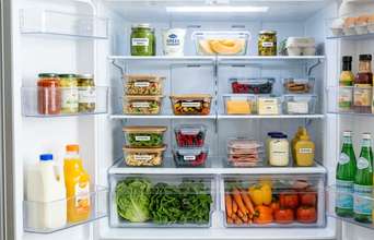 Tertiary news: Sua geladeira não é limpa há meses? Um remédio caseiro vai eliminar o cheiro ruim e deixá-la como nova