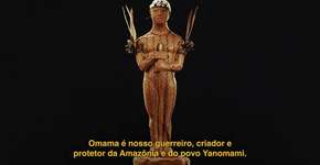 Indígenas Yanomami entregam troféu de madeira no Oscar