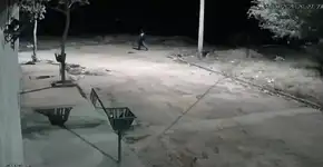 Câmera de segurança filma Lázaro momentos antes de ser morto