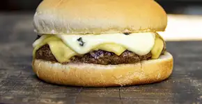 Hamburgueria de SP lança lanche com maionese de trufas negras por R$12,97