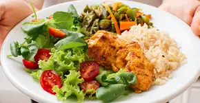 Os 5 alimentos diários que especialistas de Harvard recomendam para viver mais