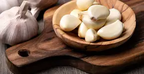Saiba como alho pode ajudar a prevenir câncer de intestino