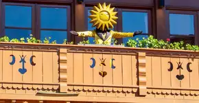 Turistas passam por este prédio em Gramado sem imaginar o que há lá dentro