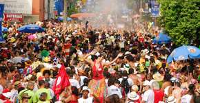 Desfile do bloco Barbas