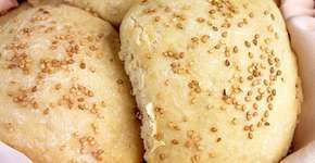 Pão fofinho com gergelim feito em casa; veja a receita