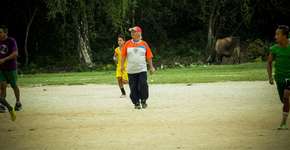 A transexual que dá treinos de futebol na periferia de Recife