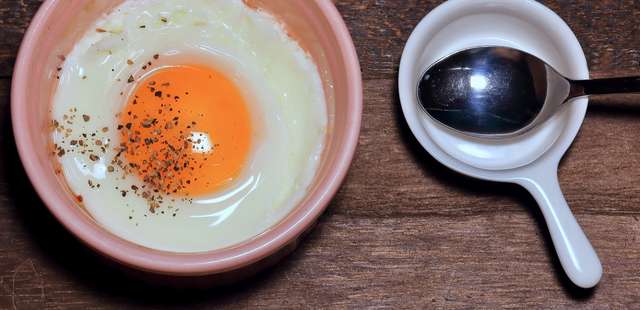 Faça um delicioso ovo no micro-ondas em apenas 2 minutos para o café da manhã