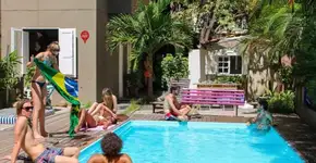 Hostels com piscina abrem as portas para quem não é hóspede
