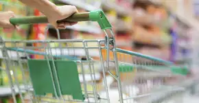 Veja como economizar até R$ 40 no supermercado de forma simples
