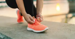 Hotel paulistano cria posto de coleta de tênis usados para doação