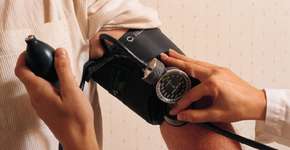 Atendimento médico e atividades físicas no Santa Marta