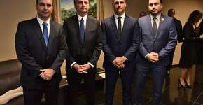 Folha publica nota misteriosa sobre desespero da família Bolsonaro