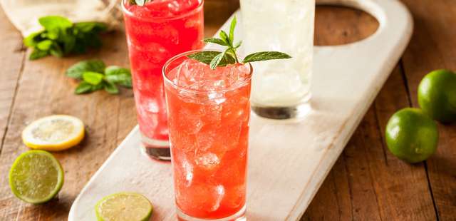 Aprenda a fazer soda italiana e surpreenda com essa explosão de sabor e cor