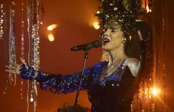 Gira: Vanessa da Mata faz show gratuito na Bienal de São Paulo para encerrar 2025