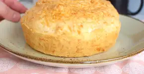 Bolo de queijo com apenas 3 ingredientes