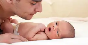 Funcionário ganha na Justiça licença paternidade de 4 meses