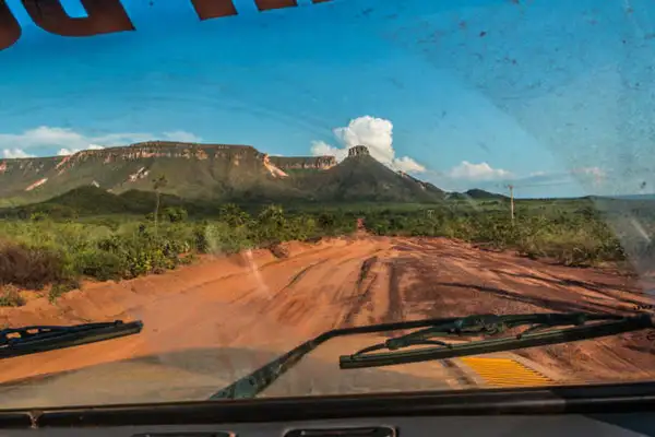 Vista da Serra do Espírito Santo, uma das atrações naturais do Jalapão, cuja erosão deu origem às dunas locais 