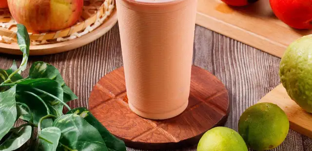 Faça a melhor vitamina de banana com mamão para o café da manhã