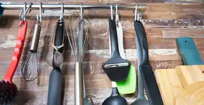 Utensílios de cozinha feitos de plástico preto podem oferecer risco à saúde