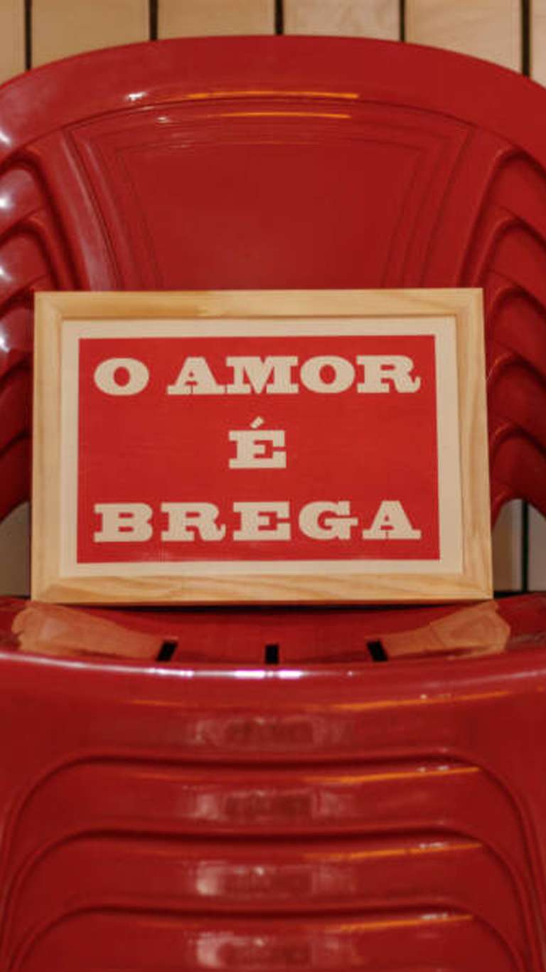 Quintal explora carimbos e risografia para imprimir artes com brasilidade e humor