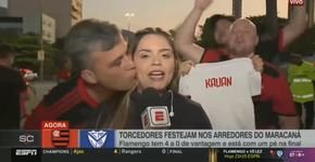 Torcedor do Flamengo é preso após beijar repórter ao vivo