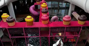 Mês das Crianças: Mooca Plaza traz programação com eventos temáticos dos personagens Hello Kitty e Garfield, além de peças infantis especiais no Teatro Mooca