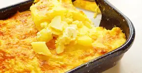 Batata recheada no forno com presunto e queijo derretido