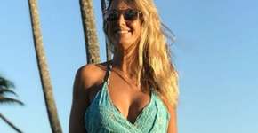 Ticiane Pinheiro vai à praia com vestido de R$ 30 mil