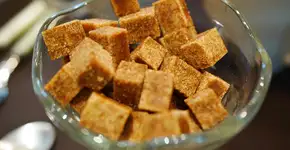 Recheio de caramelo com avelã para dar um toque às suas sobremesas