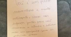 Mãe fica famosa com bilhete para menino que tirou notas baixas